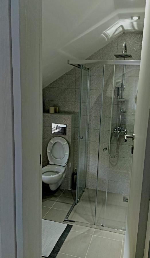 Lucic Guesthouse Cetynia Zewnętrze zdjęcie