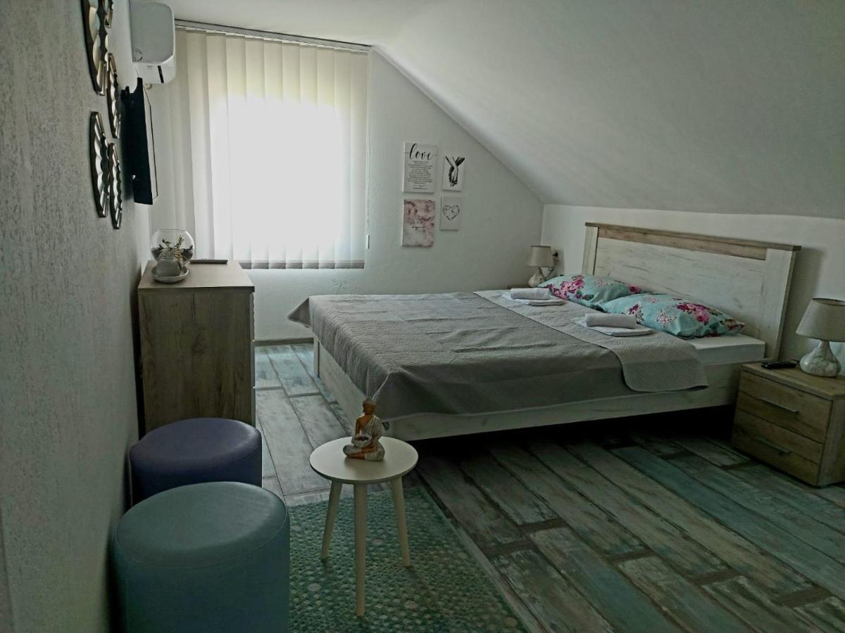 Lucic Guesthouse Cetynia Zewnętrze zdjęcie