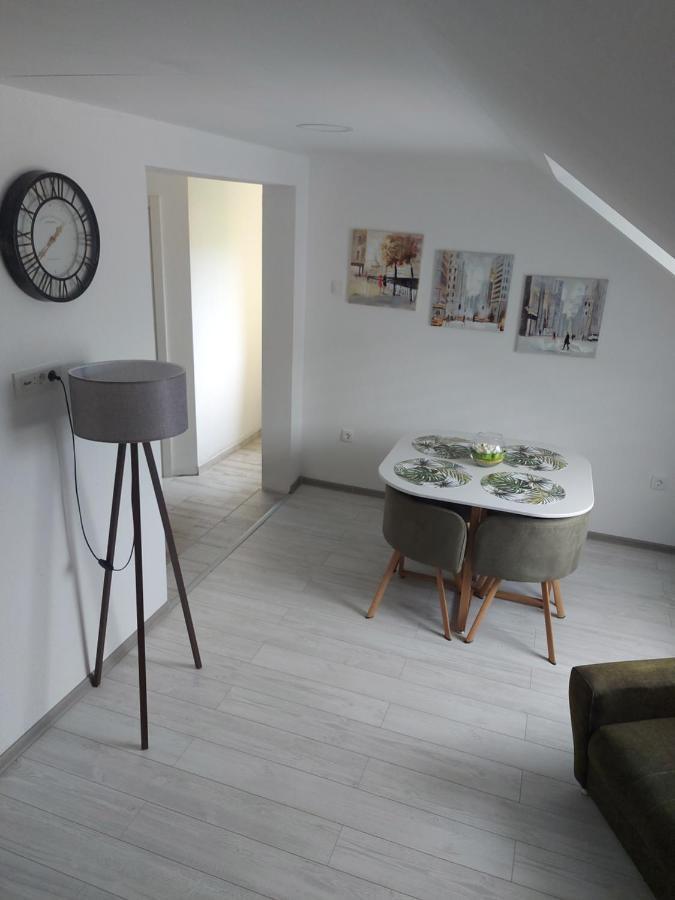 Lucic Guesthouse Cetynia Zewnętrze zdjęcie