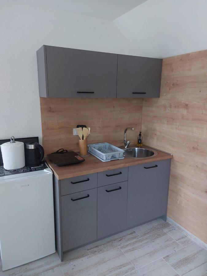 Lucic Guesthouse Cetynia Zewnętrze zdjęcie