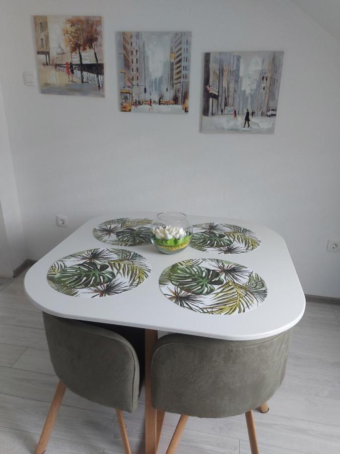 Lucic Guesthouse Cetynia Zewnętrze zdjęcie