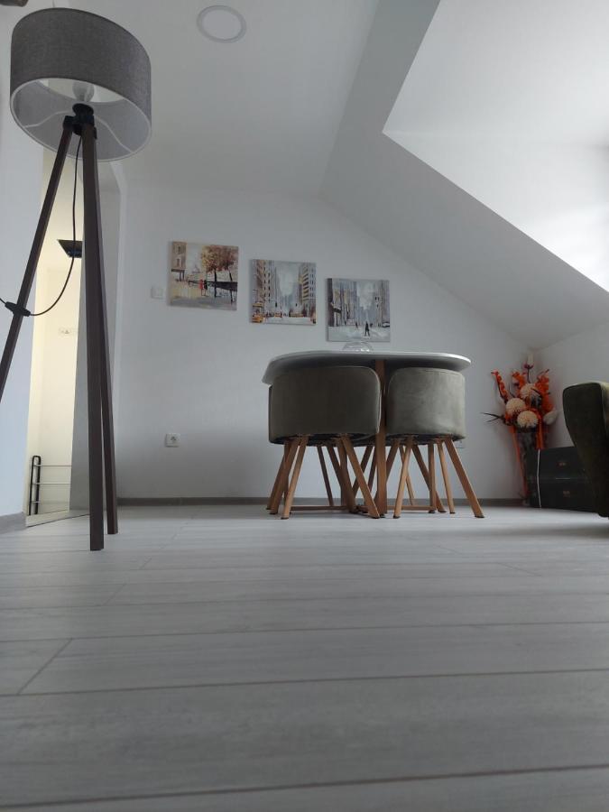 Lucic Guesthouse Cetynia Zewnętrze zdjęcie