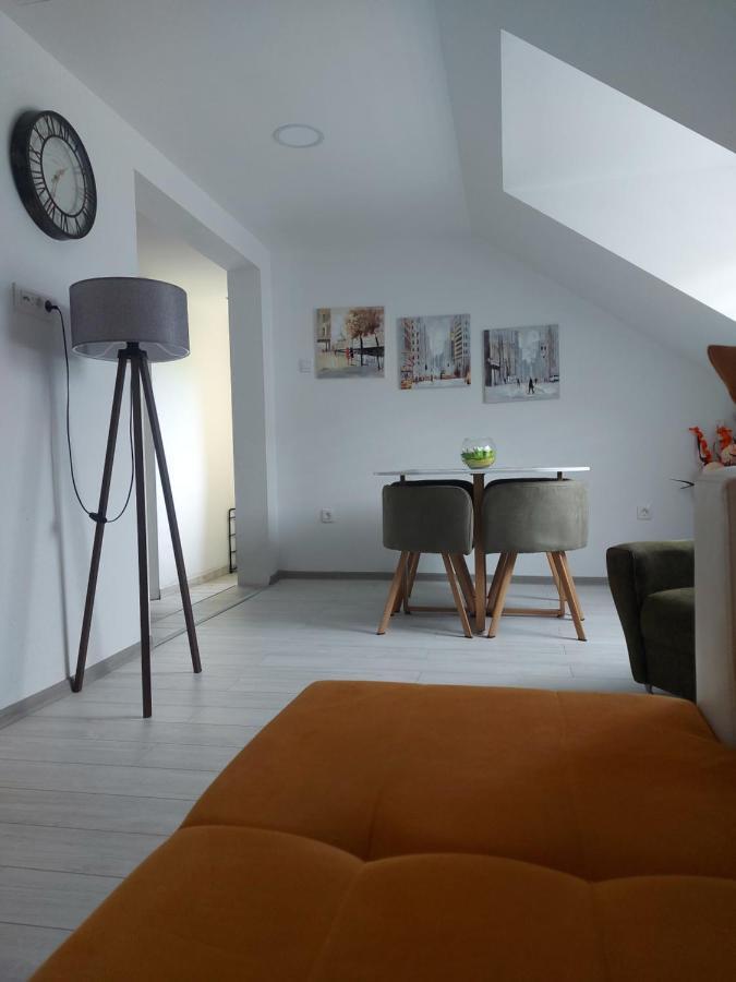 Lucic Guesthouse Cetynia Zewnętrze zdjęcie