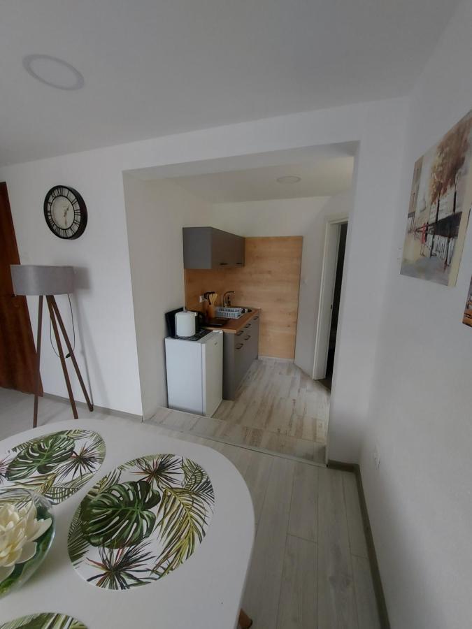 Lucic Guesthouse Cetynia Zewnętrze zdjęcie